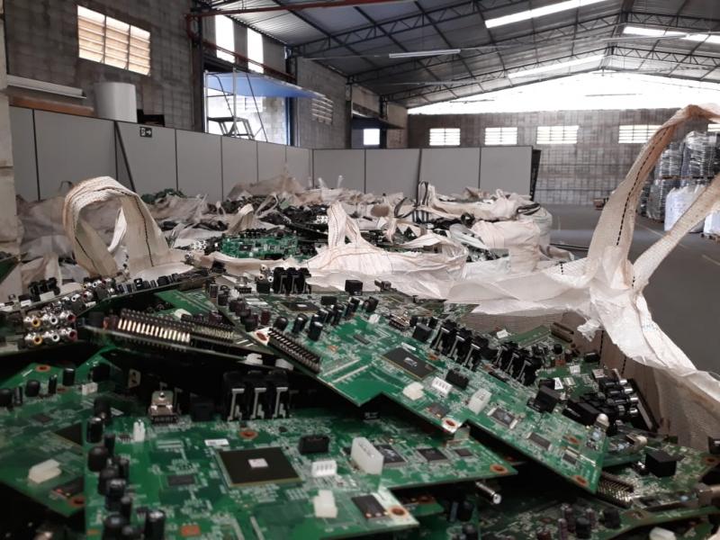 Reciclagem de resíduo eletrônico